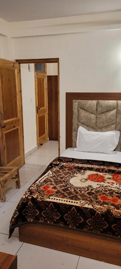 Hotel Snow Country Villa Manāli Exteriér fotografie