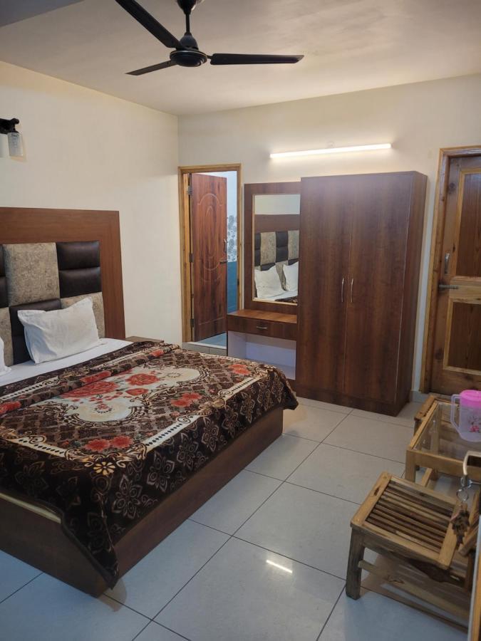 Hotel Snow Country Villa Manāli Exteriér fotografie