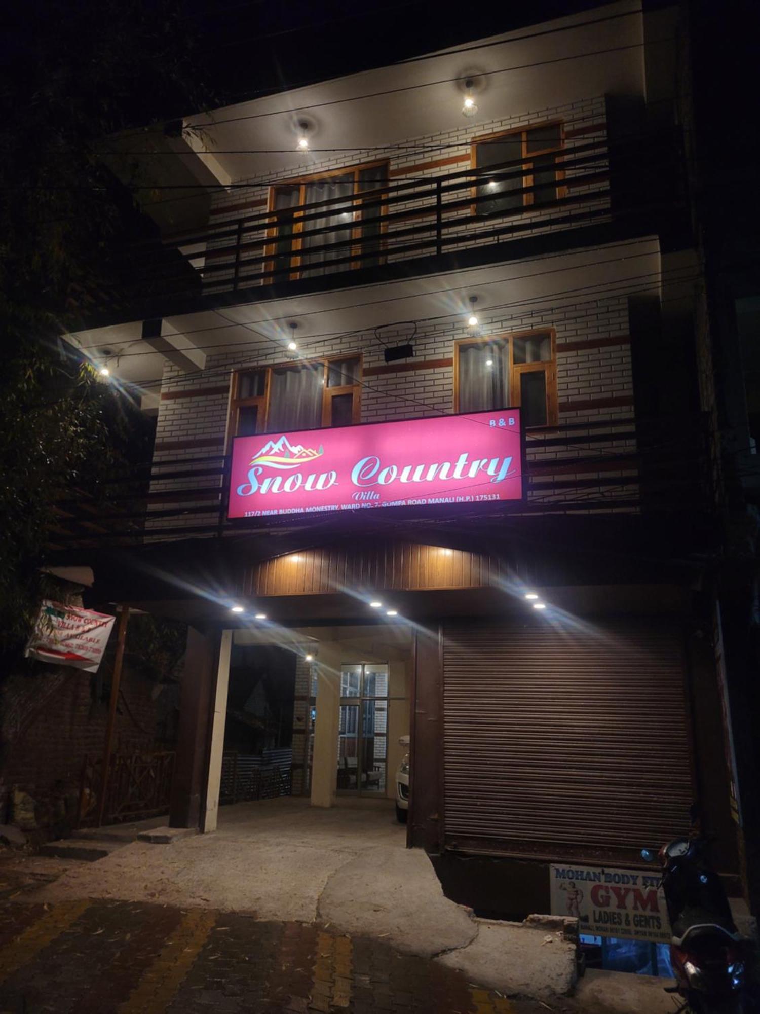 Hotel Snow Country Villa Manāli Exteriér fotografie
